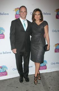 Mariska Hargitay feet photo thumbnail