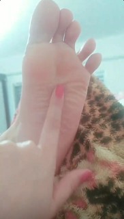 Isa Pes feet photo thumbnail