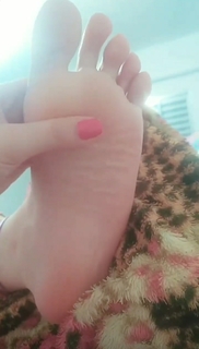 Isa Pes feet photo thumbnail