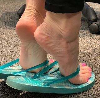Kyle Unfug feet photo thumbnail