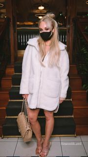 Jorgie Porter feet photo thumbnail