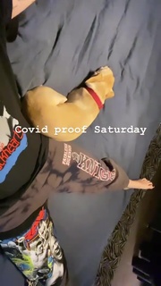 Miley Cyrus feet photo thumbnail