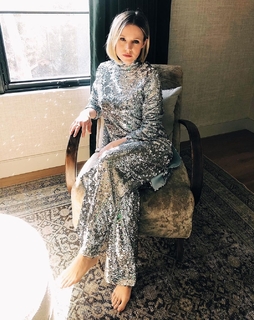 Kristen Bell feet photo thumbnail