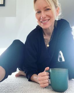Naomi Watts feet photo thumbnail