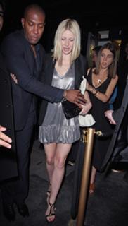 Gwyneth Paltrow feet photo thumbnail