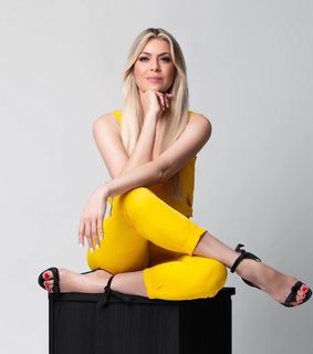 Renata Fan feet photo thumbnail