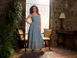 Kangana Ranaut feet photo thumbnail