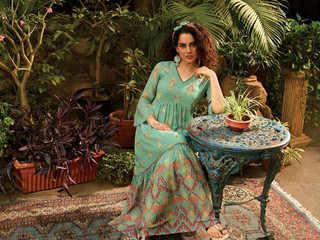 Kangana Ranaut feet photo thumbnail
