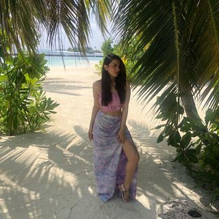 Hansika Motwani feet photo thumbnail