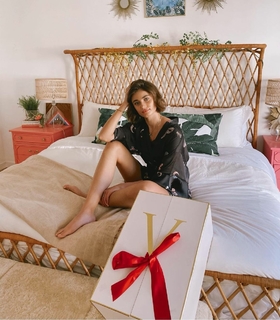 Taylor Hill feet photo thumbnail
