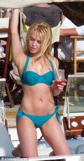Jorgie Porter feet photo thumbnail