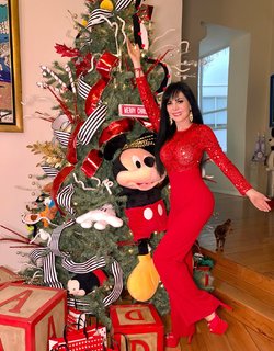 Maribel Guardia feet photo thumbnail