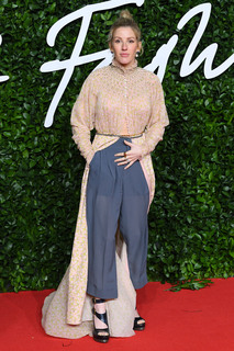 Ellie Goulding feet photo thumbnail
