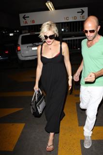 Gwen Stefani feet photo thumbnail