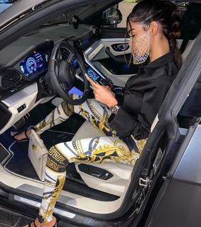 Nabilla Benattia feet photo thumbnail