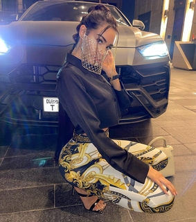 Nabilla Benattia feet photo thumbnail