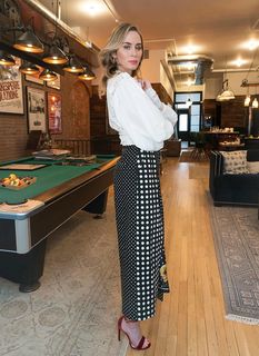 Emily Blunt feet photo thumbnail
