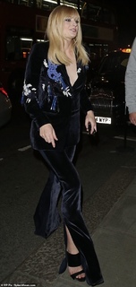 Sophie Turner feet photo thumbnail