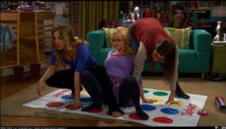 Kaley Cuoco feet photo thumbnail
