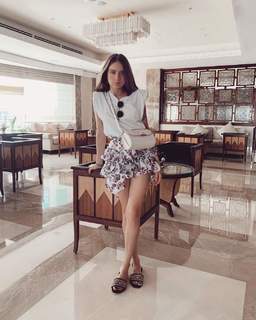 Xenia Tchoumitcheva feet photo thumbnail