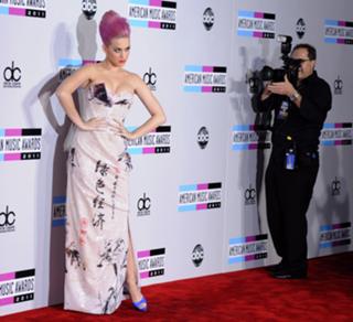 Katy Perry feet photo thumbnail