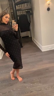 Olivia Culpo feet photo thumbnail