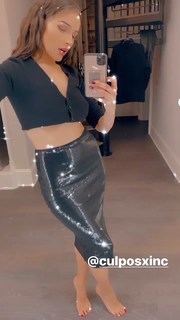 Olivia Culpo feet photo thumbnail
