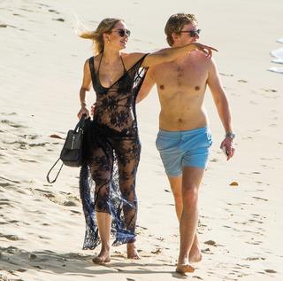 Kimberley Garner feet photo thumbnail
