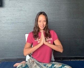 Dania Ramirez feet photo thumbnail
