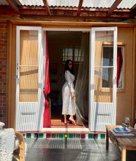 Dania Ramirez feet photo thumbnail