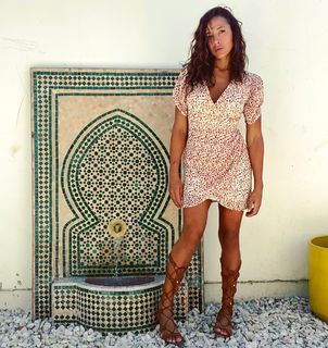 Dania Ramirez feet photo thumbnail