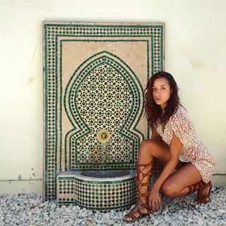 Dania Ramirez feet photo thumbnail