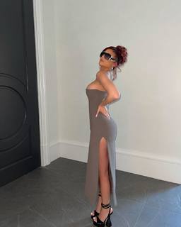 Kylie Jenner feet photo thumbnail