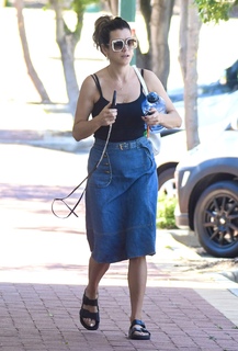 Kate Walsh feet photo thumbnail