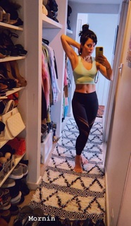 Lily Allen feet photo thumbnail
