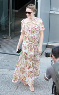 Kylie Minogue feet photo thumbnail