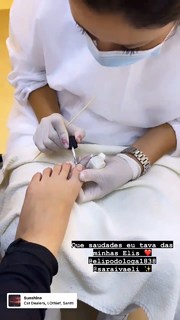 Larissa Manoela feet photo thumbnail