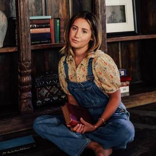 Ashley Tisdale feet photo thumbnail