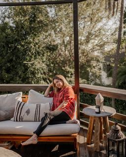 Ashley Tisdale feet photo thumbnail