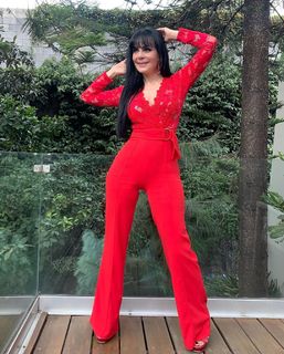 Maribel Guardia feet photo thumbnail