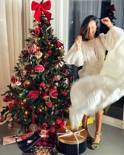 Caterina Balivo feet photo thumbnail