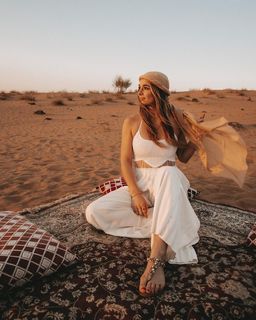 Lola Weippert feet photo thumbnail