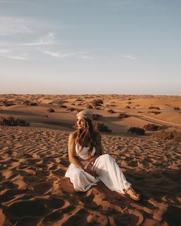 Lola Weippert feet photo thumbnail