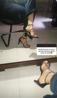 Isa Pes feet photo thumbnail