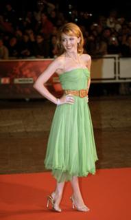 Kylie Minogue feet photo thumbnail