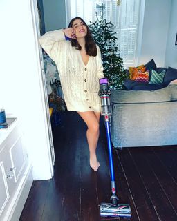 Imogen Thomas feet photo thumbnail