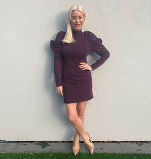 Denise Van Outen feet photo thumbnail
