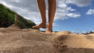 Alexandra Daddario feet photo thumbnail