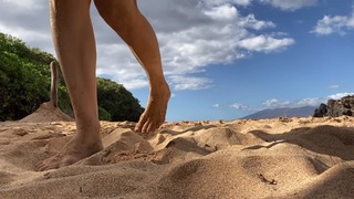 Alexandra Daddario feet photo thumbnail
