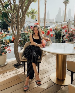 Xenia Tchoumitcheva feet photo thumbnail